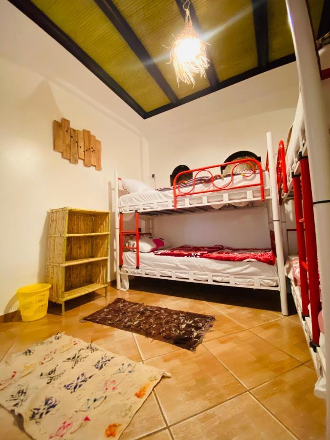 Azoul Surf Hostel *